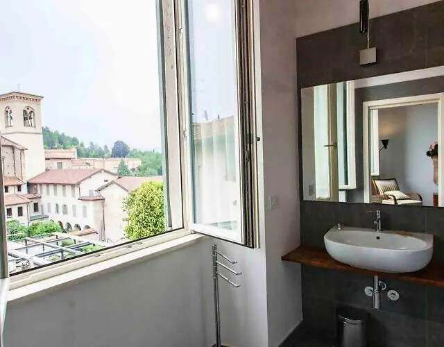 Con Vista Art & Charme In Citta Alta 게스트하우스 4*